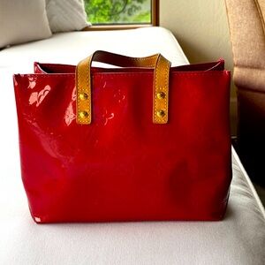 Authentic Louis Vuitton Vernis Reade PM